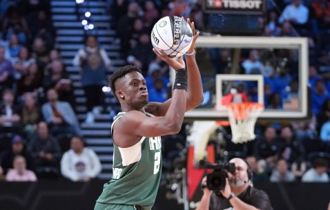 包含密尔沃基雄鹿发布备战花絮；今晚更衣室发声；法国杯任务艰巨；轮换策略成焦点的词条-APP下载