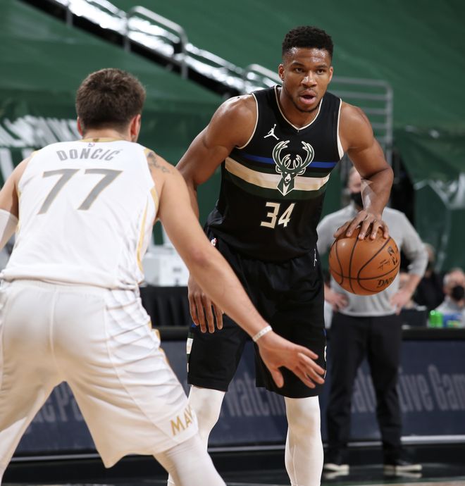 浙江稠州训练开放日，转会期单刀错失引欢呼，荷甲在即，临场指挥获称赞(2024年荷甲积分榜)