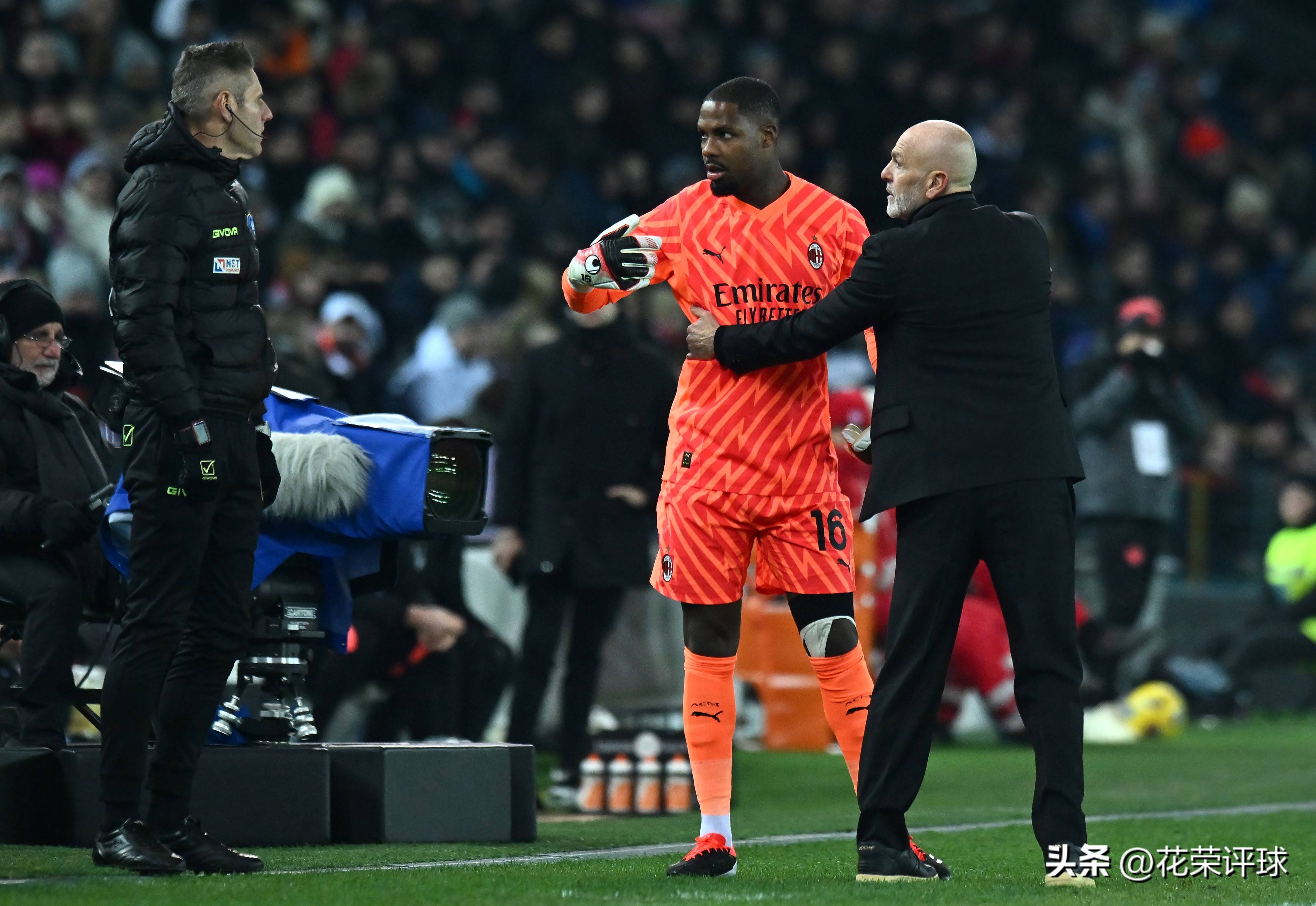 赛后罗马调整名单以备意甲；复出首秀环节打磨；更衣室稳定；轮换策略成焦点的简单介绍