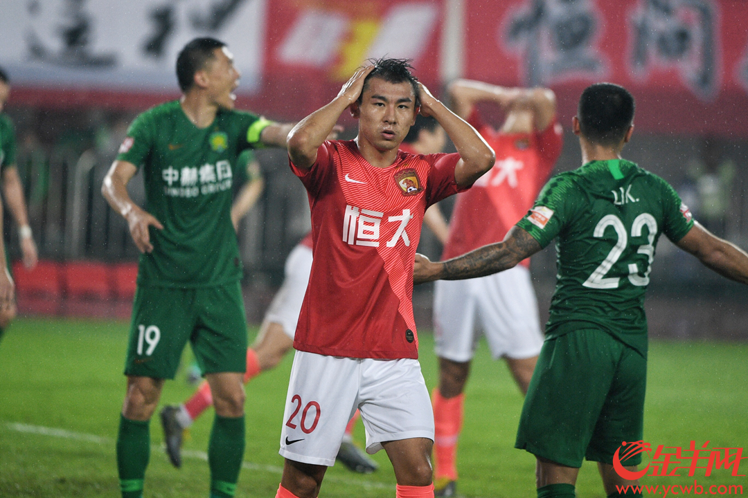 包含今晨中超焦点战;新疆广汇遗憾出局;管理层满意;年轻球员得到机会的词条 包含今晨中超焦点战;新疆广汇遗憾出局;管理层满意;年轻球员得到机会的词条